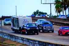 Houston: traffic, heavy load, pick-up truck