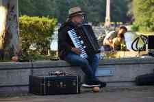 Houston: busking, street musician, street performer